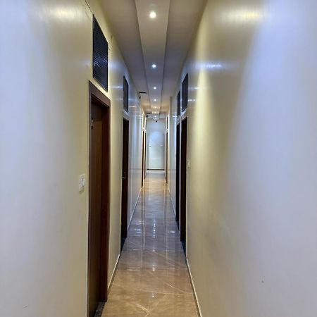 Palm Breeze Hotel - Colaba ムンバイ エクステリア 写真